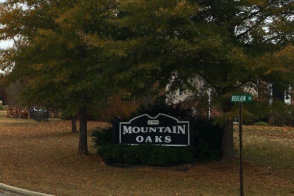 Mountain Oaks Subdivision | We feel that Argo is the best place to call home with quiet county living with access to larger cities just minutes away.  With a variety of neighborhoods, you're sure to find just the right home.  We invite you to take a closer look and you'll know why we love Argo, Alabama!