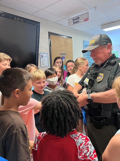 Police Officers visit 5th Grade Class - Sargent Como and K-9 Officer Davis visited Mrs. Snable’s 5th grade class.  | City of Argo, Alabama
